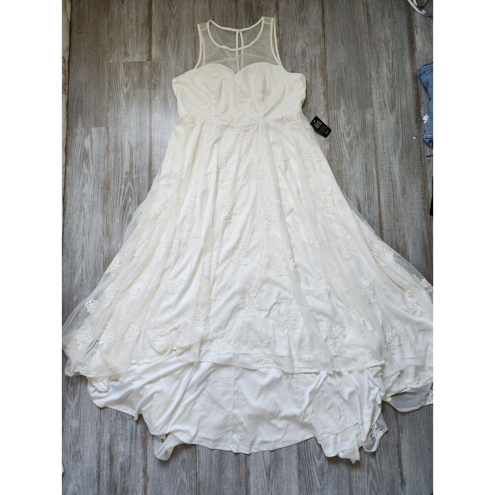 NWT Torrid Ivory Lace Dress  14 Sleeveless Special Occasion Floral Mesh Overlay - Picture 2 of 13